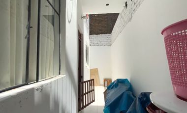 Venta De Hermosa Casa De 3 Pisos Ubicada En La Mejor Zona Del Rimac, En La Av La Capilla.