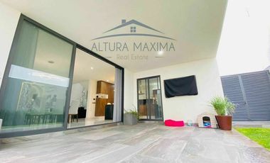 Lujosa Residencia en Venta Puerta Las Lomas Zona Andares Zapopan