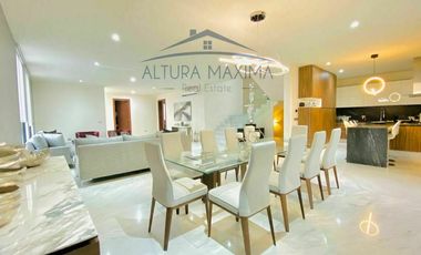 Lujosa Residencia en Venta Puerta Las Lomas Zona Andares Zapopan