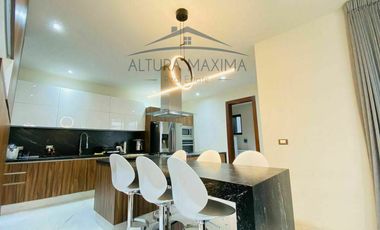 Lujosa Residencia en Venta Puerta Las Lomas Zona Andares Zapopan