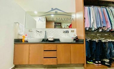 Lujosa Residencia en Venta Puerta Las Lomas Zona Andares Zapopan