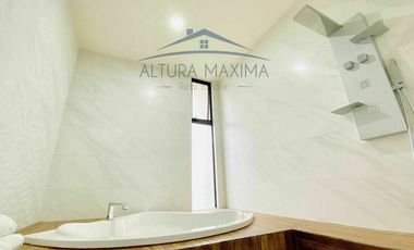 Lujosa Residencia en Venta Puerta Las Lomas Zona Andares Zapopan