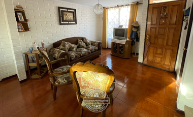 VENDE HERMOSA CASA DOS. PISOS EN LA FLORIDA