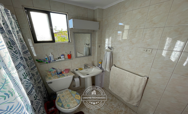 VENDE HERMOSA CASA DOS. PISOS EN LA FLORIDA