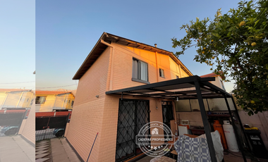 VENDE HERMOSA CASA DOS. PISOS EN LA FLORIDA
