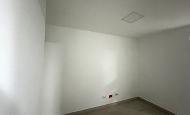 VENDO CASA COMERCIAL  REMODELADA EN LOS ALCAZARES
