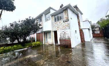 VENDO CASA COMERCIAL  REMODELADA EN LOS ALCAZARES