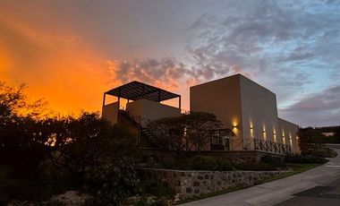 Casa Cala, Nueva de Autor en Zaru., El Marqués Querétaro. CONVIERTE ESTA CASA EN TU PROYECTO DE VIDA.