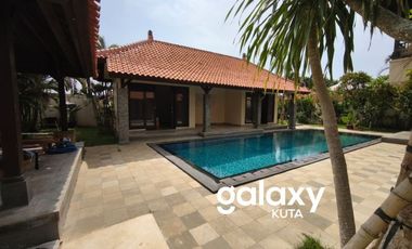 DIJUAL VILLA 2 LANTAI FURNISHED TAMAN BALI NUSA DUA BENOA BADUNG, BALI