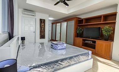 Seaview 2 Bedroom for Sale in Jomtien Complex Condominium