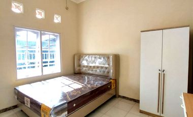 Rumah 2 Lantai Bonus Furniture dekat Jalan Raya Tajem