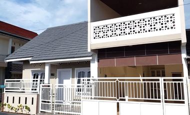 Rumah 2 Lantai Bonus Furniture dekat Jalan Raya Tajem