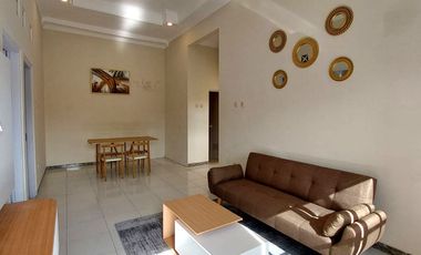 Rumah 2 Lantai Bonus Furniture dekat Jalan Raya Tajem