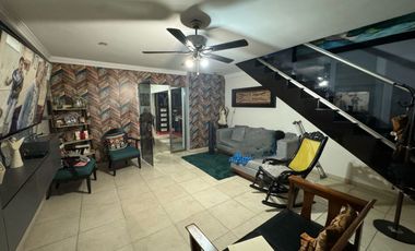Venta de casa en Lomas del Mar, sobre avenida a 5 minutos de plaza Américas.