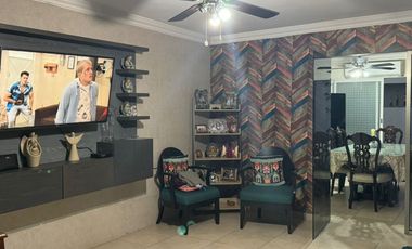 Venta de casa en Lomas del Mar, sobre avenida a 5 minutos de plaza Américas.