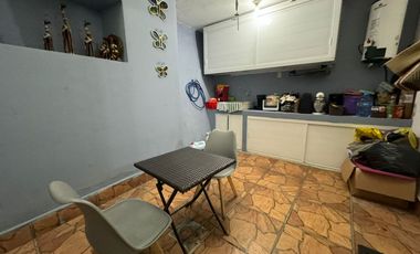 Venta de casa en Lomas del Mar, sobre avenida a 5 minutos de plaza Américas.