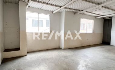 Terreno En Av. Túpac Amaru | Esquina | 2 Pisos | Ideal Para Vivienda O Negocio