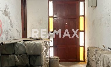 Terreno En Av. Túpac Amaru | Esquina | 2 Pisos | Ideal Para Vivienda O Negocio