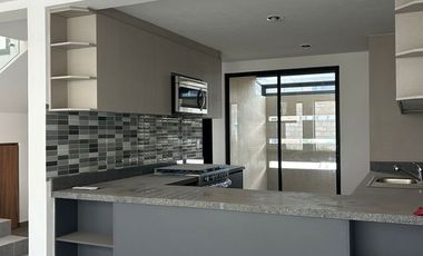 CASA EN VENTA EN METEPEC FRACCIONAMIENTO ESMERALDA