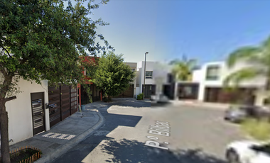 CASA EN VENTA EN CUMBRES MADEIRA, MONTERREY, NUEVO LEON