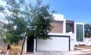 CASA EN VENTA PRIVADA BOSQUES DE LAS CUMBRES COLINAS DEL PADRE ZACATECAS ZAC