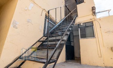 Se Remata casa con 6 Departamentos cerca del CUAAD y Calzada Independencia Norte