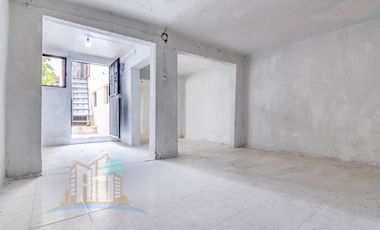 Se Remata casa con 6 Departamentos cerca del CUAAD y Calzada Independencia Norte
