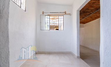 Se Remata casa con 6 Departamentos cerca del CUAAD y Calzada Independencia Norte