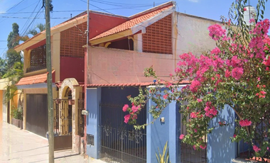 CASA ADJUDICADA EN RECUPERACIÓN BANCARIA EN C 28E 318 CHUBURNA DE HIDALGO, MERIDA YUCATAN.