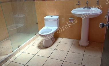 🌟 ¡Vive en Tranquilidad y Comodidad en Corregidora! 🌿  Casa dos niveles en privada !! A Ofertar.