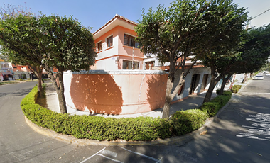 Venta de casa en lomas estrella