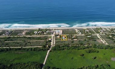 Se Vende Lujosa Villa de dos Niveles en Rancho Neptuno con Vista al Mar