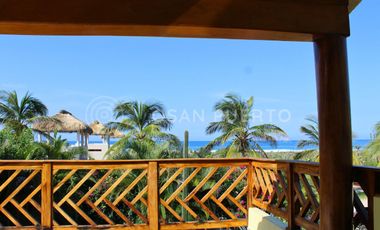 Se Vende Lujosa Villa de dos Niveles en Rancho Neptuno con Vista al Mar