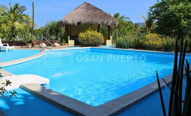 Se Vende Lujosa Villa de dos Niveles en Rancho Neptuno con Vista al Mar