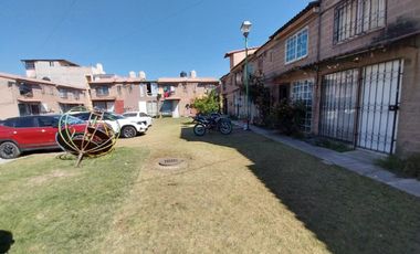BONITA CASA EN PRIVADA 