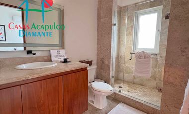 Casa en renta vacacional para 12 personas. Alberca privada con vista al mar