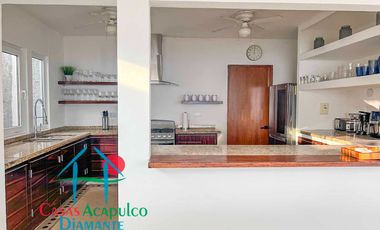 Casa en renta vacacional para 12 personas. Alberca privada con vista al mar