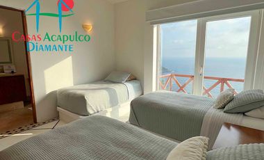 Casa en renta vacacional para 12 personas. Alberca privada con vista al mar
