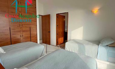 Casa en renta vacacional para 12 personas. Alberca privada con vista al mar