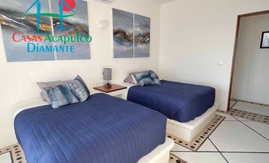 Casa en renta vacacional para 12 personas. Alberca privada con vista al mar