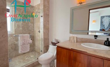 Casa en renta vacacional para 12 personas. Alberca privada con vista al mar