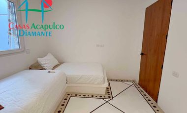 Casa en renta vacacional para 12 personas. Alberca privada con vista al mar