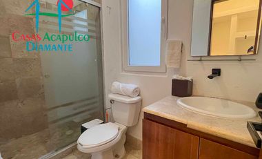 Casa en renta vacacional para 12 personas. Alberca privada con vista al mar
