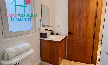 Casa en renta vacacional para 12 personas. Alberca privada con vista al mar