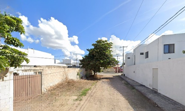 CASA EN RECUPERACIÓN BANCARIA EN C 19-A No. 319 MONTEBELLO, MERIDA YUCATAN.