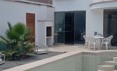 VENDO CASA EN BRISAS DE VILLA DE 300 MTS2 DE 4 DORMITORIOS