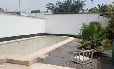 VENDO CASA EN BRISAS DE VILLA DE 300 MTS2 DE 4 DORMITORIOS
