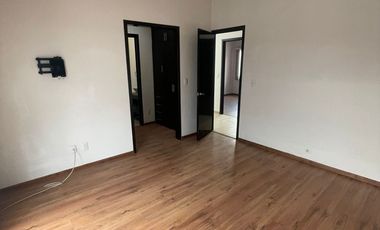 VENTA DE CASA AMPLIA EN FRACC. VILLA TOSCANA, TOLUCA