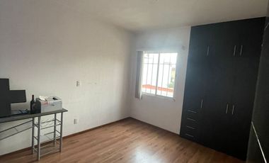VENTA DE CASA AMPLIA EN FRACC. VILLA TOSCANA, TOLUCA