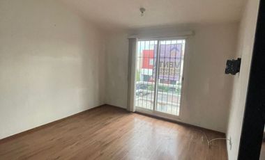 VENTA DE CASA AMPLIA EN FRACC. VILLA TOSCANA, TOLUCA